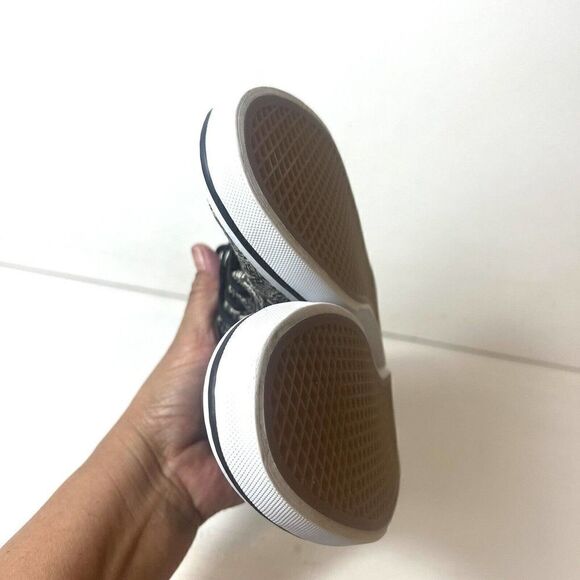 VANS Sneakers Skate Shoes Womens Size 6 Black White Paisley Lace Up Low Top Flat - Picture 7 of 11